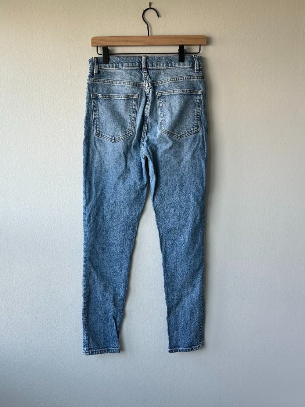 Reformation High-Rise Straight Jeans in Light Blue Denim - Picture 4 of 11